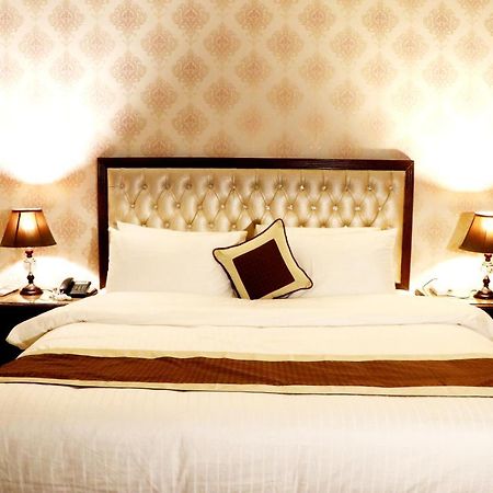 Shalimar Tower Hotel Лахор Екстериор снимка