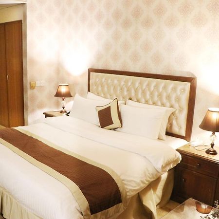 Shalimar Tower Hotel Лахор Екстериор снимка