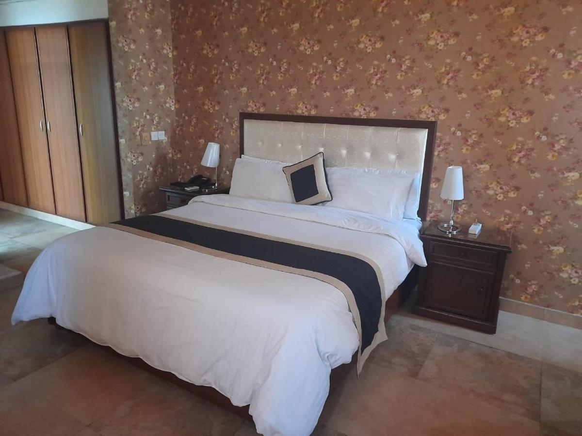 Shalimar Tower Hotel Лахор Екстериор снимка