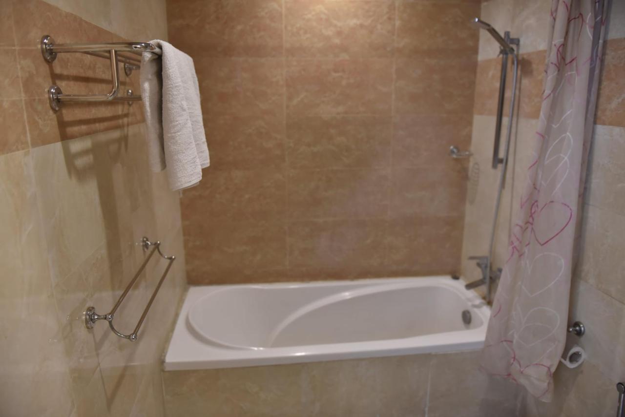 Shalimar Tower Hotel Лахор Екстериор снимка