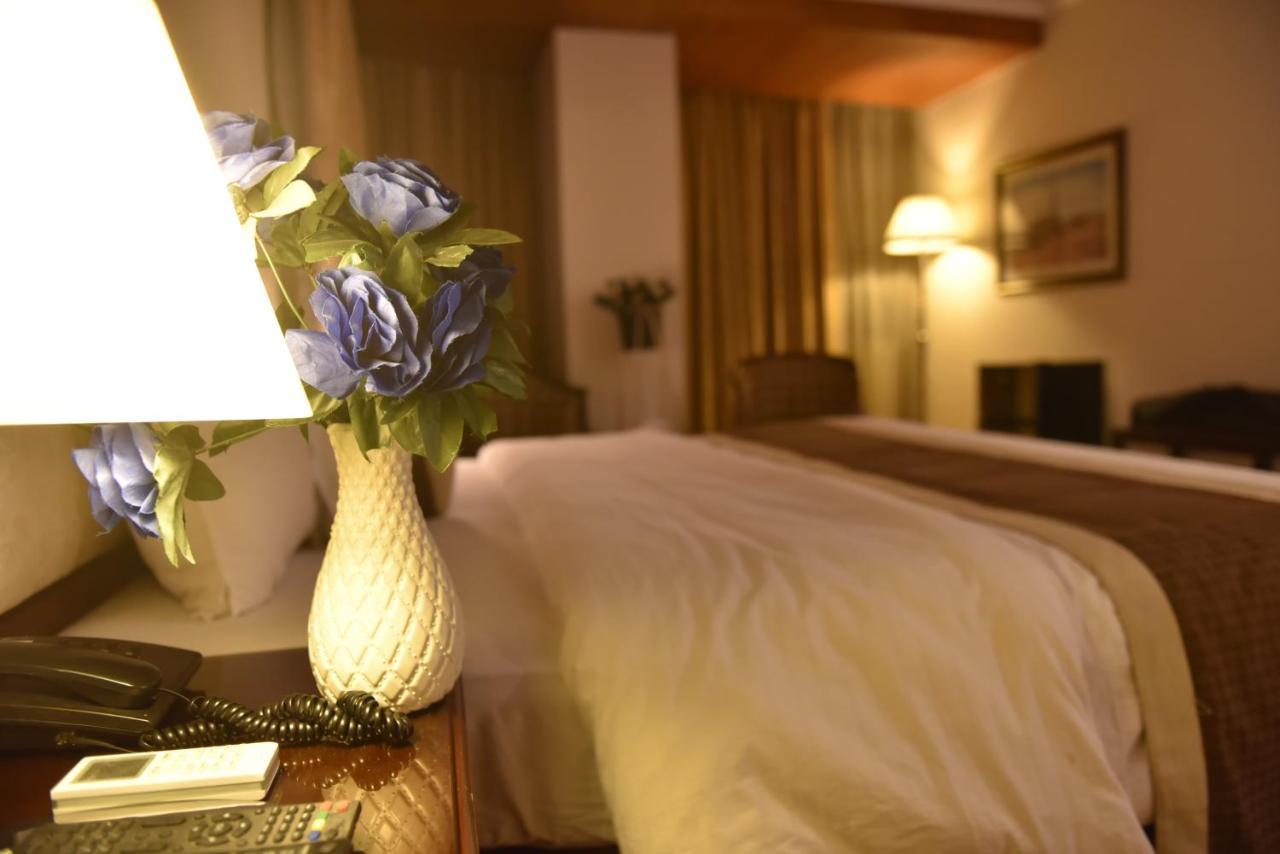 Shalimar Tower Hotel Лахор Екстериор снимка