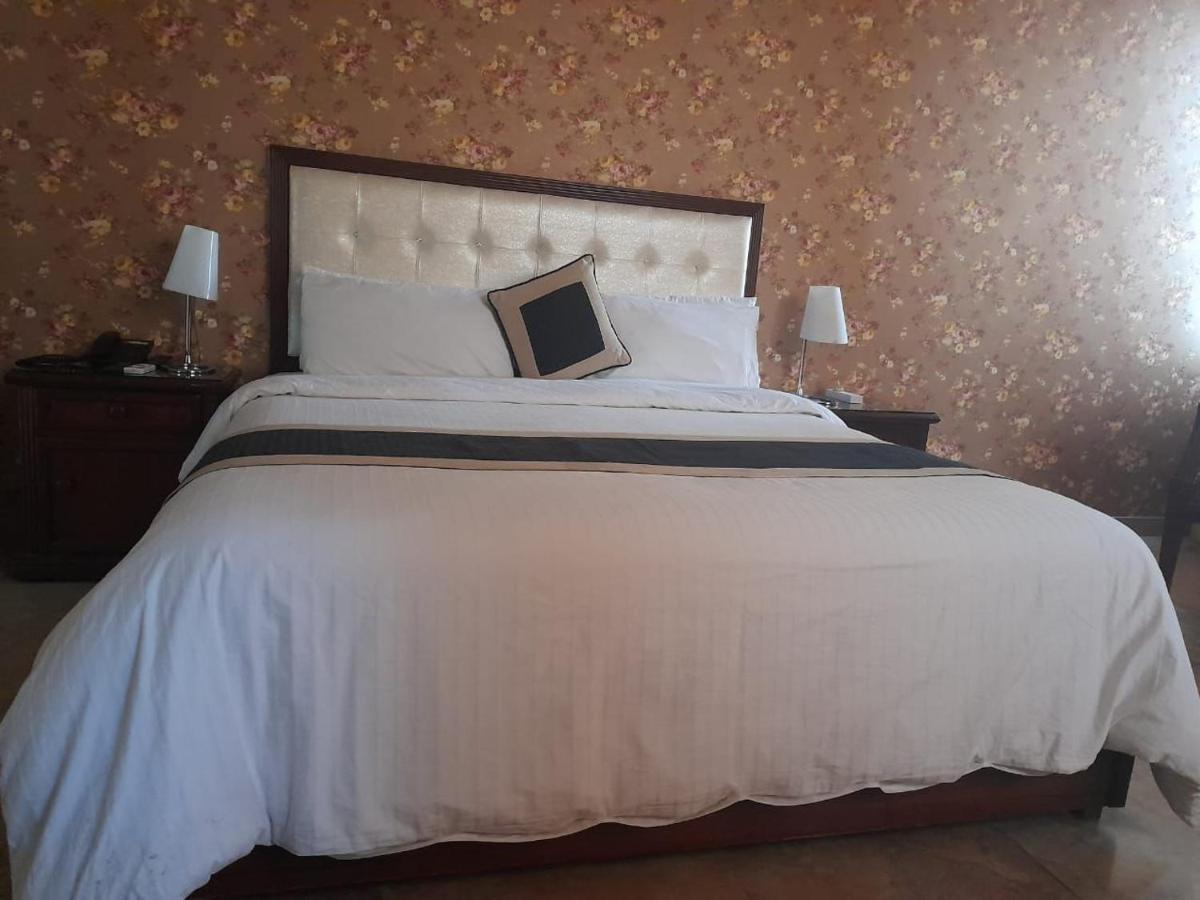 Shalimar Tower Hotel Лахор Екстериор снимка